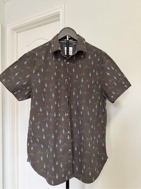 Denim & Flower Brown Short-Sleeve Button-Down with Turquoise Cactus Print